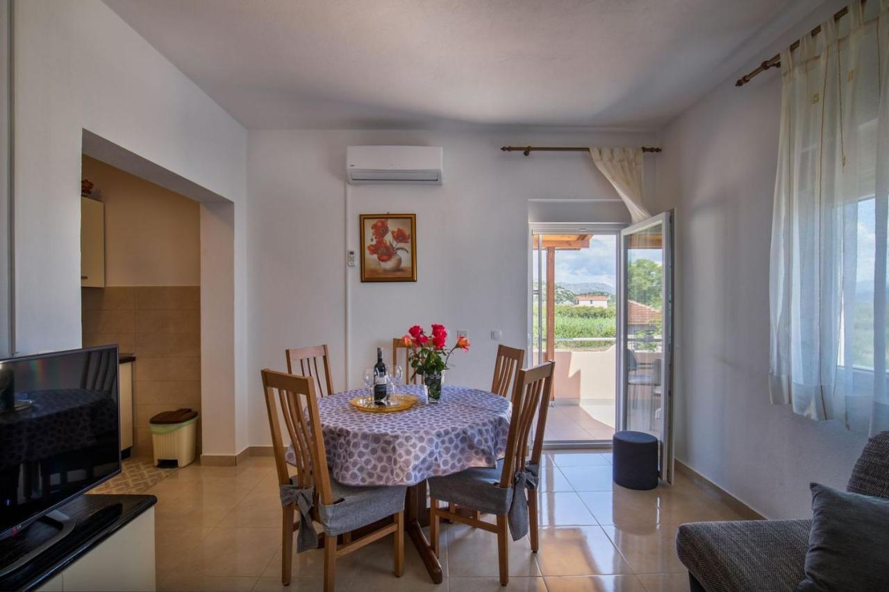 Apartment Neretva Dream Komin  Eksteriør billede