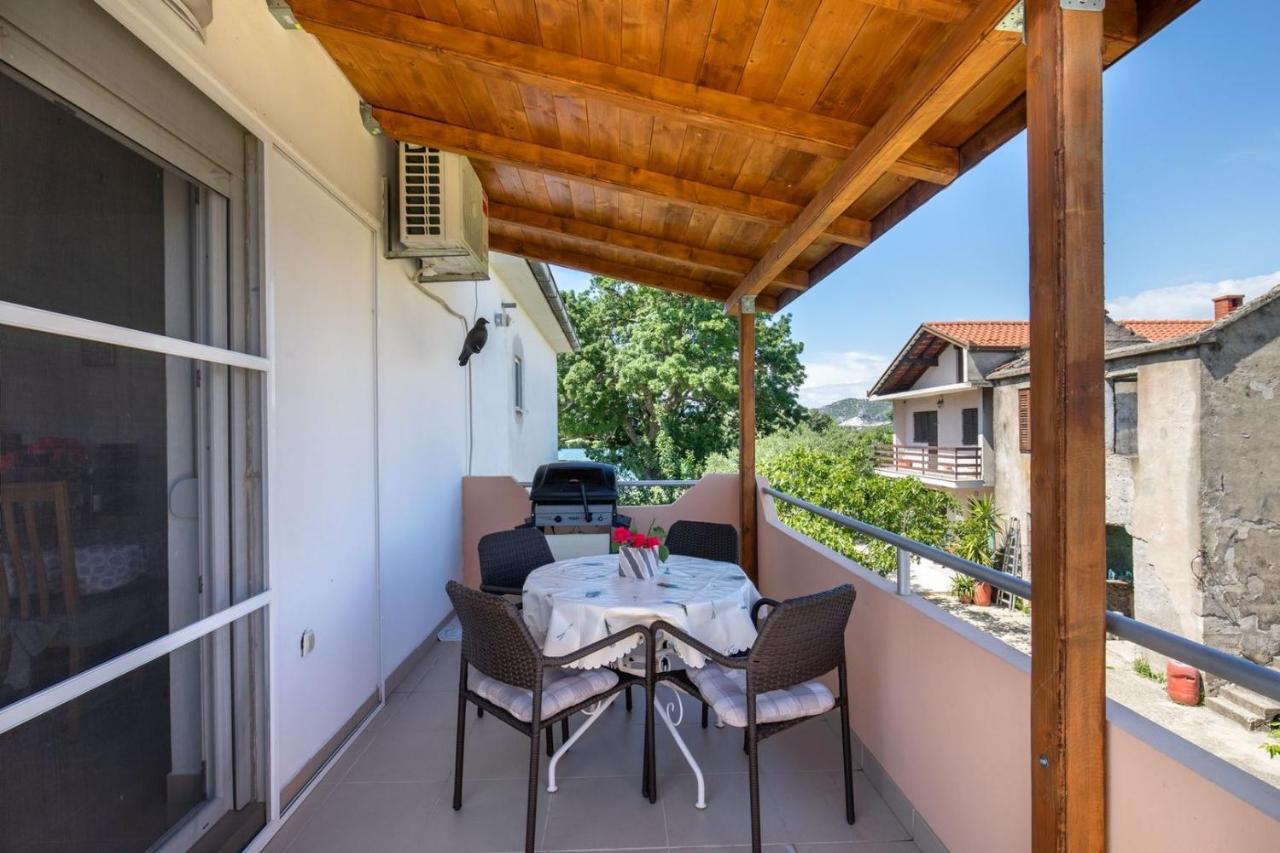 Apartment Neretva Dream Komin  Eksteriør billede